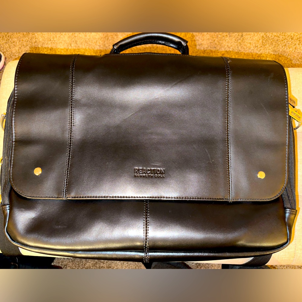 Kenneth Cole Reaction Leather Flapover Laptop Brief 529805 Black
